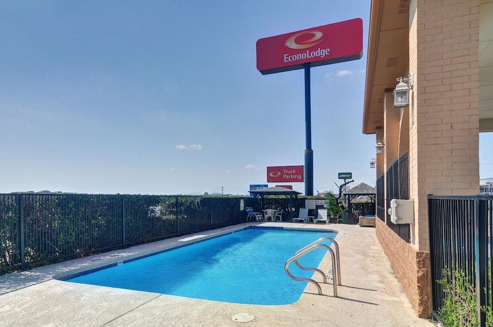Super 8 By Wyndham Decatur Texas Hotel Buitenkant foto
