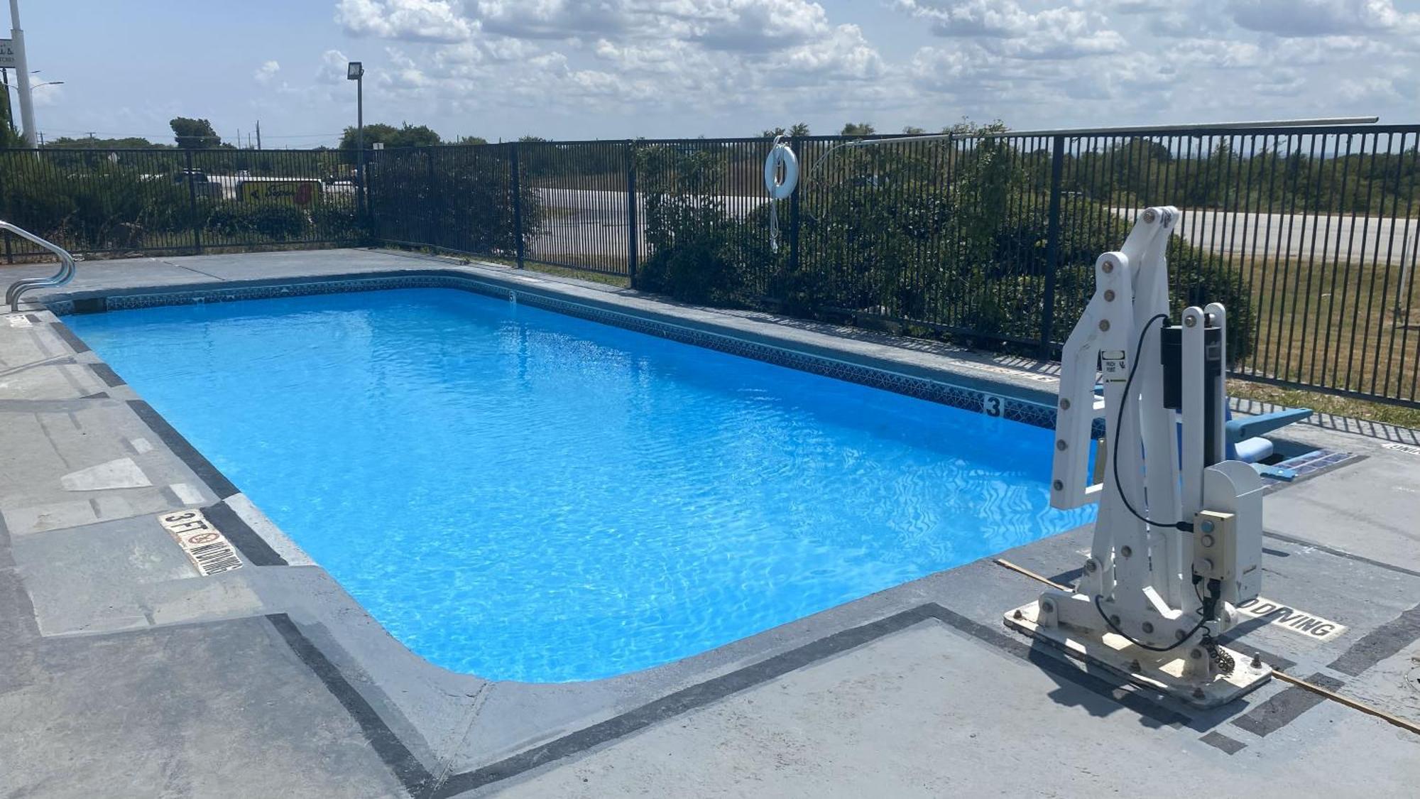 Super 8 By Wyndham Decatur Texas Hotel Buitenkant foto