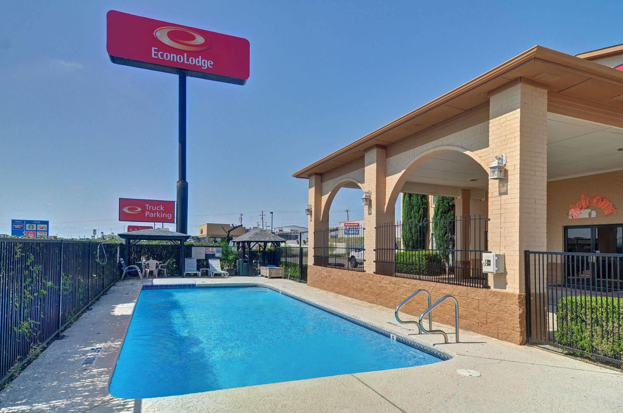 Super 8 By Wyndham Decatur Texas Hotel Buitenkant foto